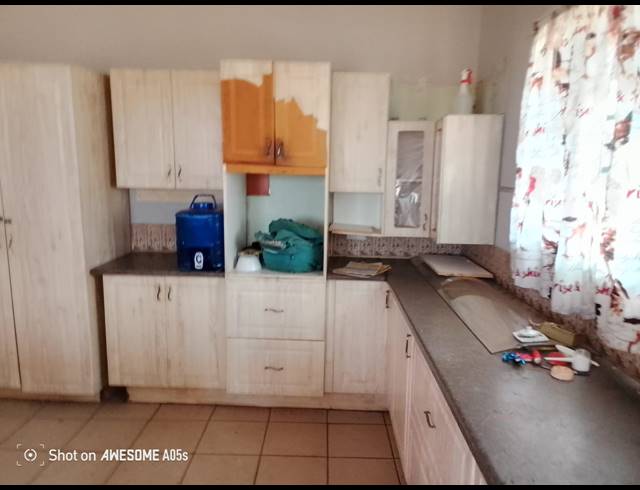 4 BEDROOM FREEHOLD FOR SALE IN ELOFF